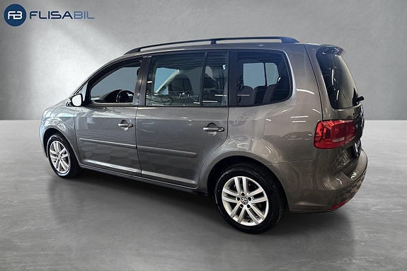 Volkswagen Touran 4 of 5