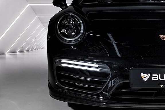 Porsche 911 3 of 5