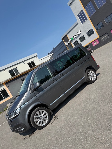 Volkswagen Caravelle 2 of 5