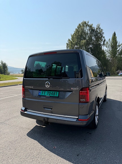 Volkswagen Caravelle 4 of 5