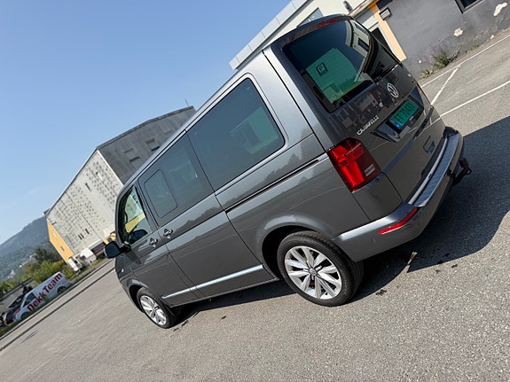 Volkswagen Caravelle 5 of 5
