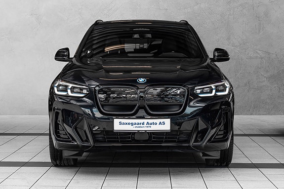 BMW iX3 3 of 5