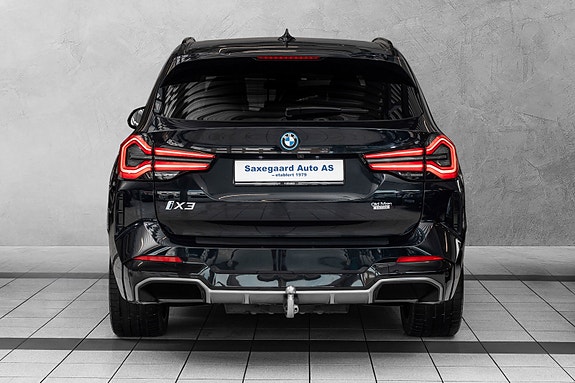 BMW iX3 4 of 5