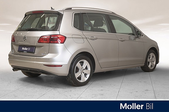 Volkswagen Golf Sportsvan 2 of 5