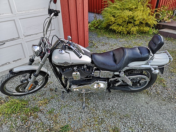 Harley-Davidson FXDWG Dyna Wide Glide 2 of 5