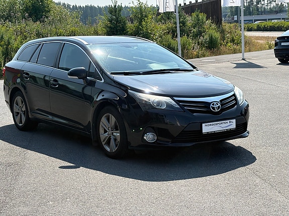 Toyota Avensis 3 of 5