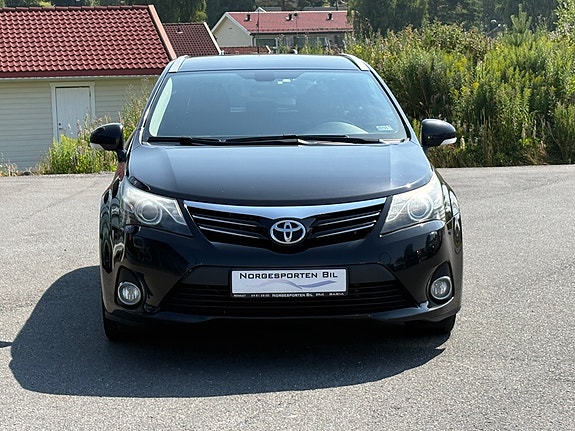 Toyota Avensis 4 of 5