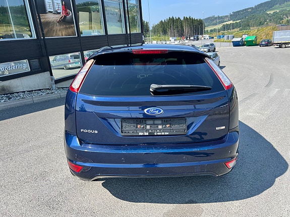 Ford Focus 4 of 5