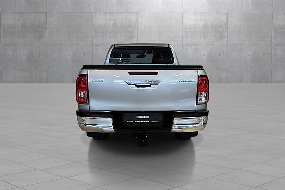 Toyota HiLux 4 of 5