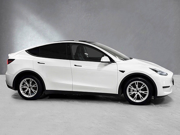 Tesla Model Y 2 of 5