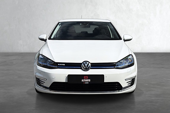 Volkswagen e-Golf VII 2 of 5