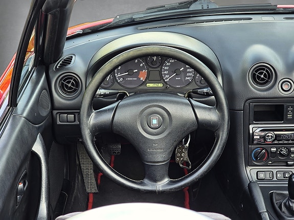 Mazda MX-5 15 of 22