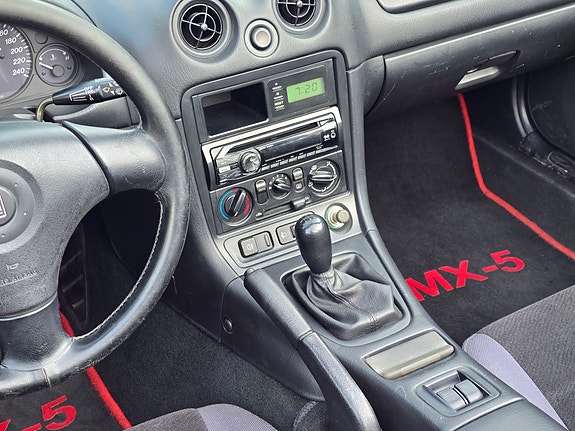 Mazda MX-5 17 of 22