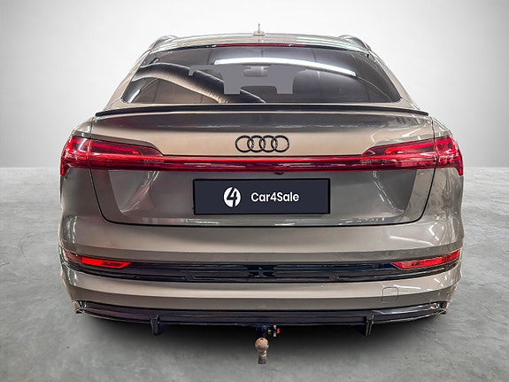 Audi e-tron Sportback 4 of 5
