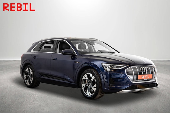 Audi e-tron 4 of 5