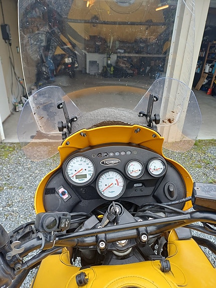 Triumph Tiger 900 3 of 5