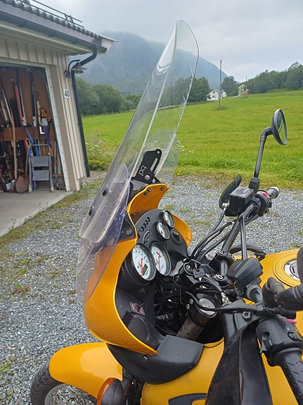 Triumph Tiger 900 2 of 5