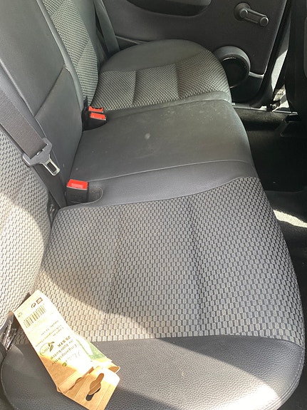Mercedes-Benz B180 4 of 5