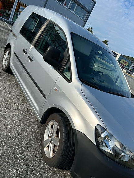 Volkswagen Caddy 2 of 5