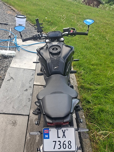 Yamaha MT-07 4 of 5