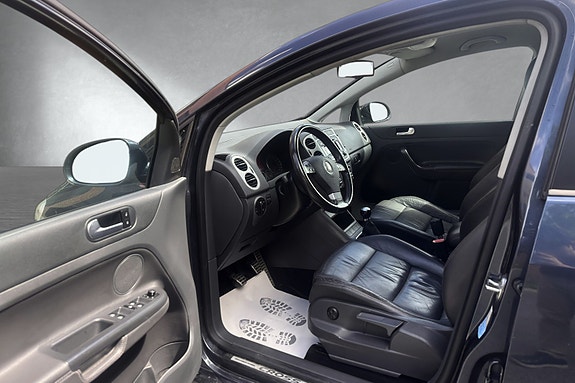 Volkswagen Golf Plus 9 of 26