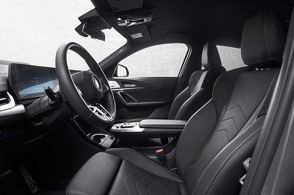 BMW iX2 11 of 28