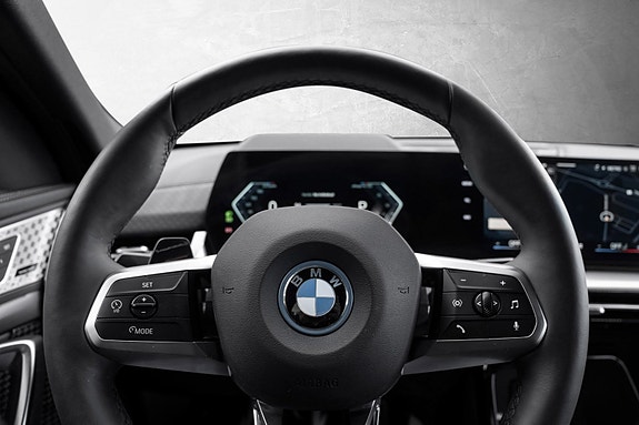BMW iX2 15 of 28