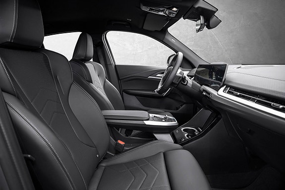 BMW iX2 26 of 28