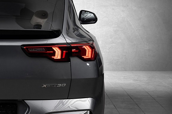 BMW iX2 9 of 28