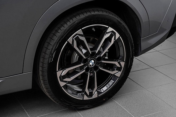 BMW iX2 10 of 28