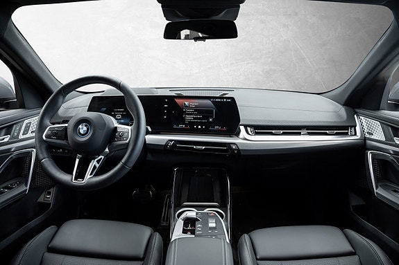 BMW iX2 14 of 28