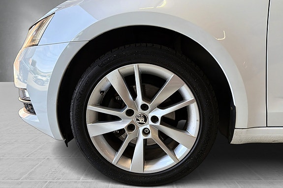 Skoda Octavia 3 of 5
