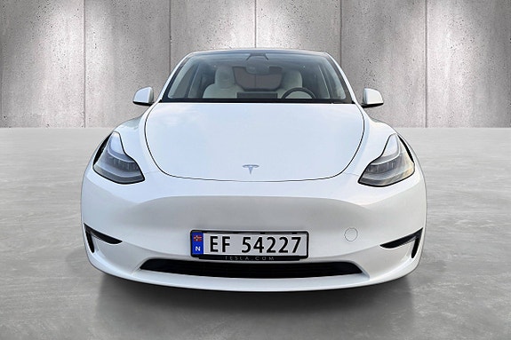Tesla Model Y 2 of 5
