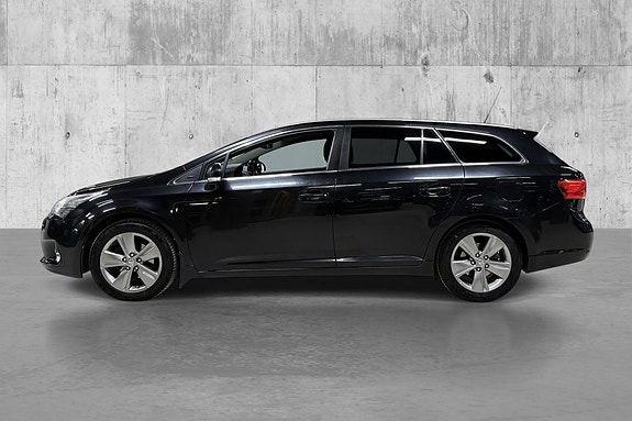 Toyota Avensis 3 of 5