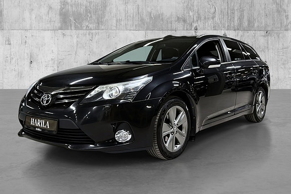 Toyota Avensis 2 of 5