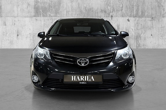 Toyota Avensis 4 of 5