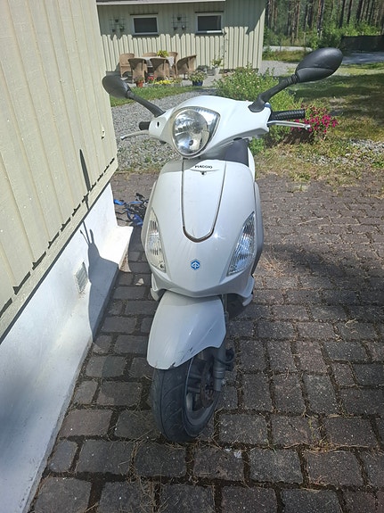 Piaggio Fly 50 4 of 5