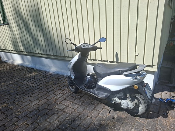 Piaggio Fly 50 2 of 5