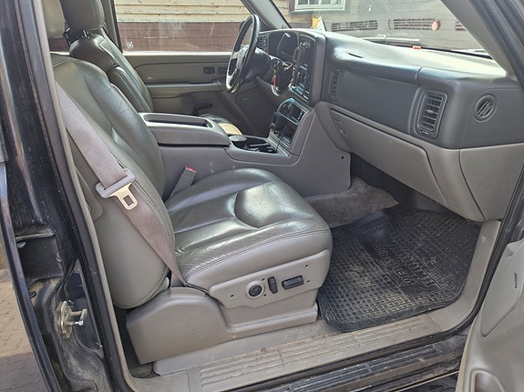 Chevrolet Tahoe 5 of 5