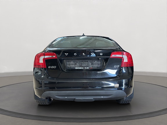 Volvo S60 4 of 5