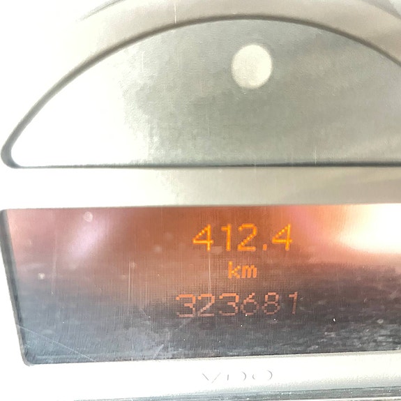 Mercedes-Benz C200 10 of 14