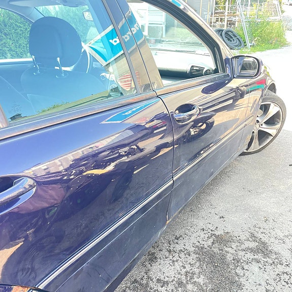 Mercedes-Benz C200 6 of 14