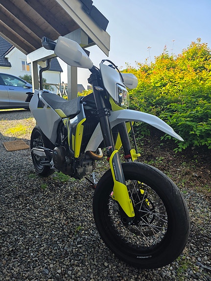 Husqvarna 701 2 of 16
