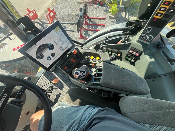 CLAAS Arion 660 8 of 8