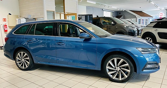 Skoda Octavia 3 of 5