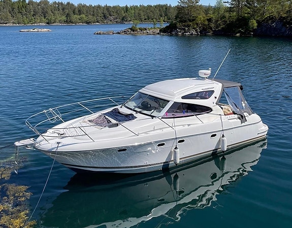 Jeanneau Prestige 34 Generator, ankervinsj akter og forut, baugtrøster 4 of 5