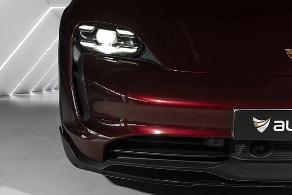Porsche Taycan Cross Turismo 3 of 5