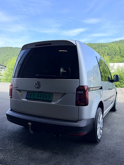 Volkswagen Caddy 2 of 5