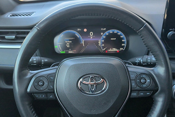 Toyota RAV4 5 of 5