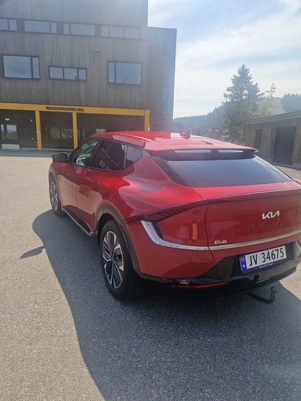 Kia EV6 4 of 5